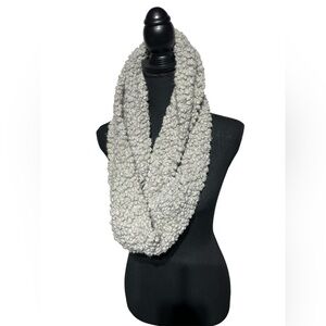 CEJON GRAY INFINITY SCRAF‎ PREOWNED